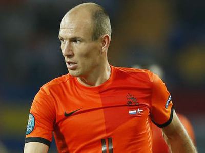 Hollanda'nın yıldızı Arjen Robben 4 hafta sahadan uzak