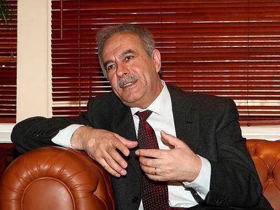 MHP'li Murat Başesgioğlu aday olmayacağını açıkladı