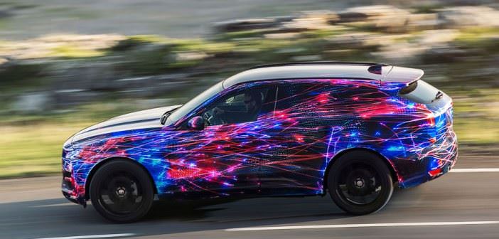 Lüks Jaguar SUV yüzünü gösterdi - 1