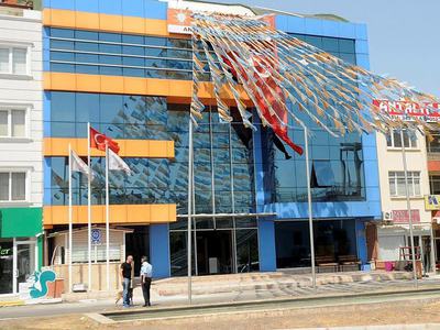 AK Parti Antalya İl Binasına bomba alarmı