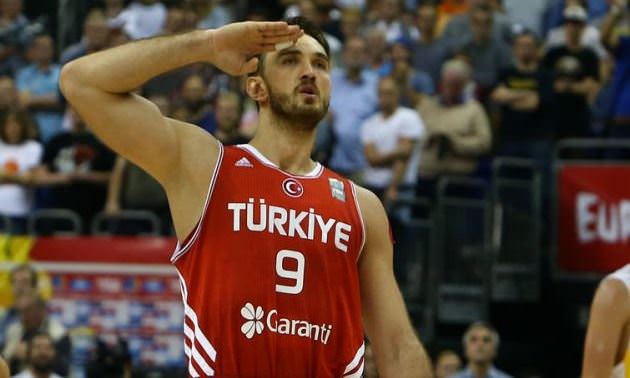 Almanya’da şehitlerimize büyük saygısızlık