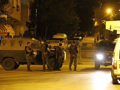 Van'da zırhlı polis aracına saldırı