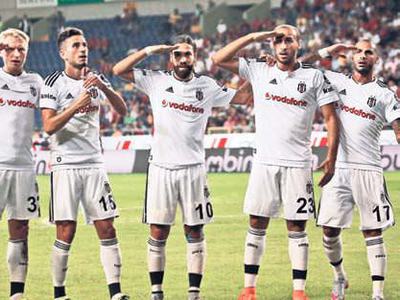 Futbolculardan ‘önce vatan’ vurgulu mesaj