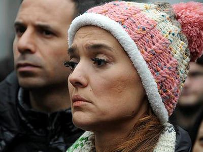 Demet Akalın şehit ailelerine büyük yardım