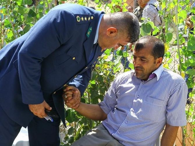 İzmir'de şehit yakınının dükkanına saldırı!