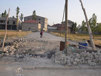 Hendekler kapatıldı barikatlar kaldırıldı