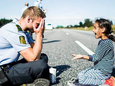 Dünya bu polisi konuşuyor