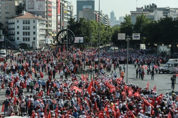 'Teröre Hayır, Kardeşliğe Evet' için on binler yürüdü - 1