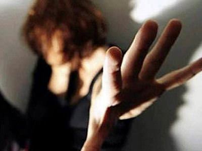 Karı-koca komşu kadını taciz etti!