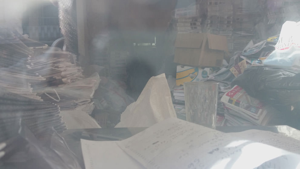 600 bin Zaman'ı bir deponun bekçisi okuyor
