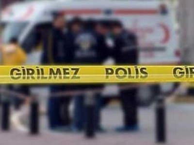 Bomba yüklü araç karakola girmeden imha edildi