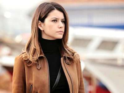 Beren Saat isyan etti