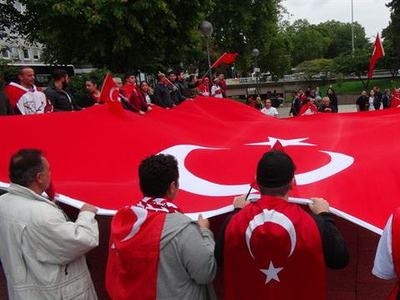 Almanya'da teröre lanet