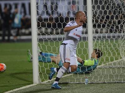 Gökhan Töre'den tarihi gol