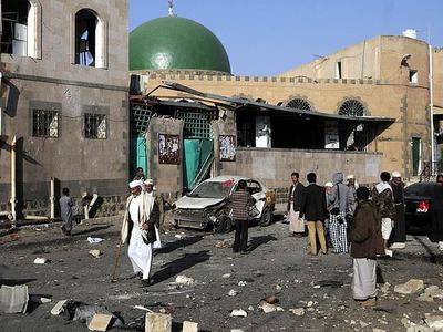 Yemen'de camiye intihar saldırısı: 25 ölü