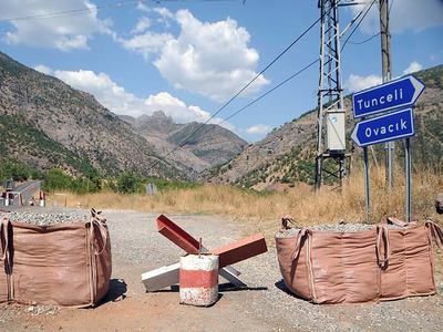 Ovacık ilçesinin dünyayla bağlantısı kesildi!