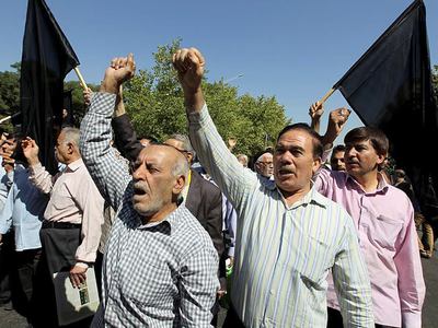 İran Suud ailesine ateş püskürdü