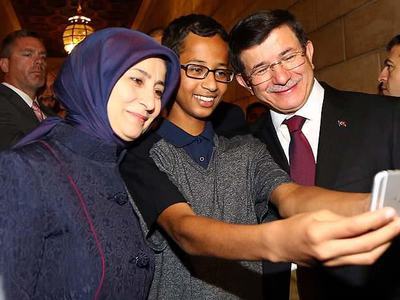 Davutoğlu'ndan ABD'li Ahmed'e sosyal medya desteği