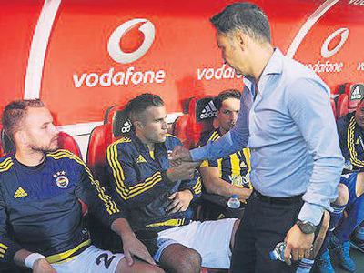 Van Persie hocasına yine tavır yaptı