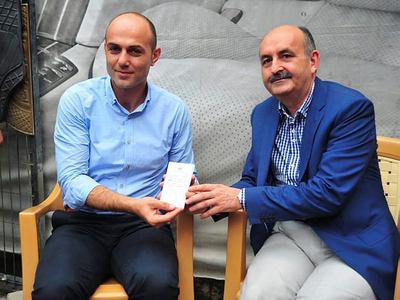 Müezzinoğlu'ndan "taahhütnameli" sigara bıraktırma