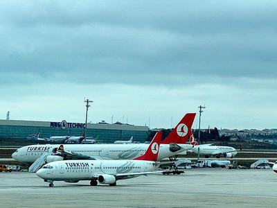 İstanbul'da sağanak hava trafiğini aksattı
