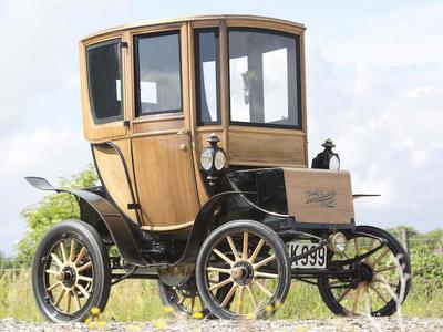 110 yaşındaki elektrikli otomobil satıldı!