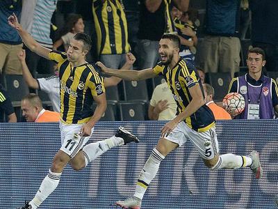 Van Persie ilk 11'e yakın