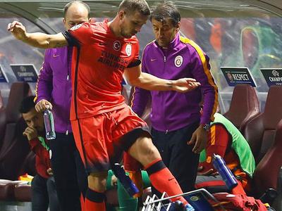 Podolski'den şok hareket