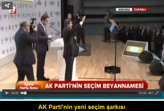 Sahneye çıkıp Davutoğlu'na sarıldı - 1