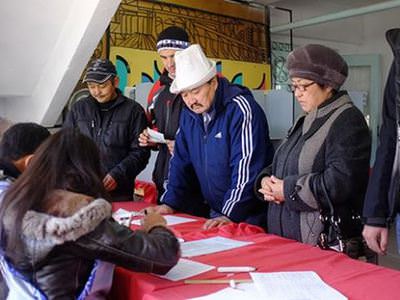 İlk sonuçlara göre hiçbir parti tek başına hükümet kuramayacak