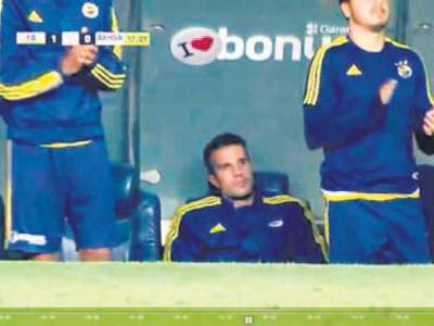 Gol anında Van Persie!