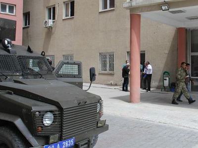 Ağrı'da 2 terörist teslim oldu