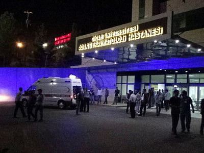 Askeri aracın geçişi sırasında patlama: 6 yaralı