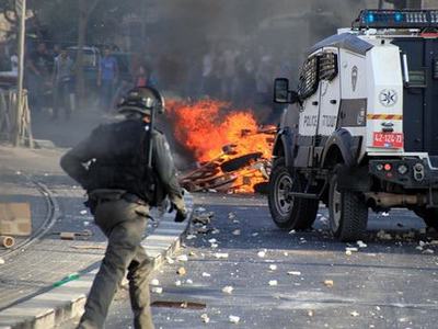 İsrail polisi Filistinli genci göğsünden vurdu