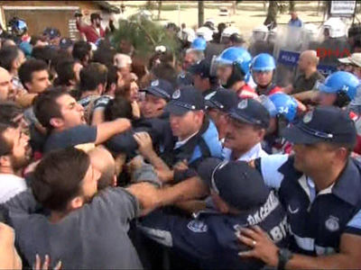 CHP'liler CHP'li Başkan'a karşı