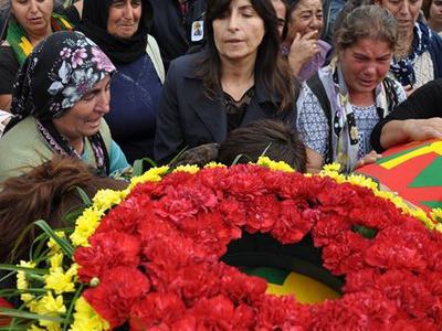 HDP'li milletvekilleri terörist cenazesinde