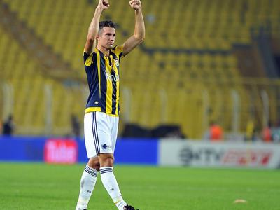 Van Persie: Kulübeyi tercih etseydim Manu'da kalırdım