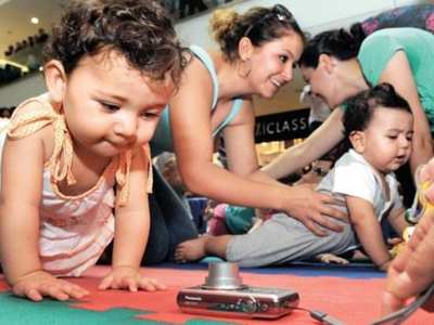 Antalya'da, bebekler emekleyerek yarıştı