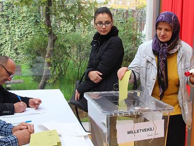 Avrupa'daki Türkler sandık başında