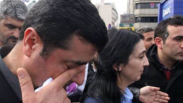 Demirtaş, ağlayarak geldi gülerek gitti!