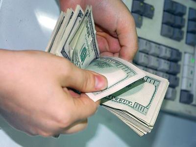 Dolar 2 ayın en düşüğüne geriledi