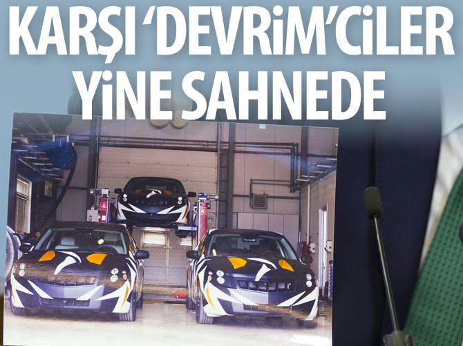 Karşı 'Devrim'ciler yine sahnede