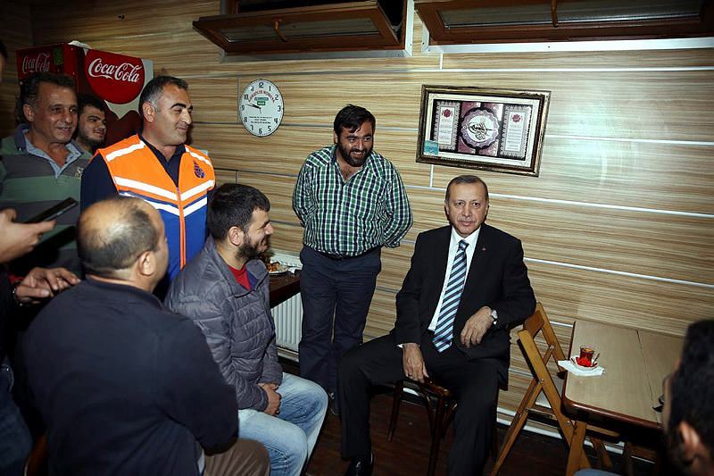 Cumhurbaşkanı Erdoğan'dan taksicilere ziyaret - 1
