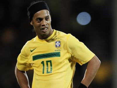 Ronaldinho için Eto'o devreye girdi