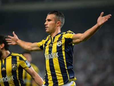 Van Persie kafaları karıştırdı