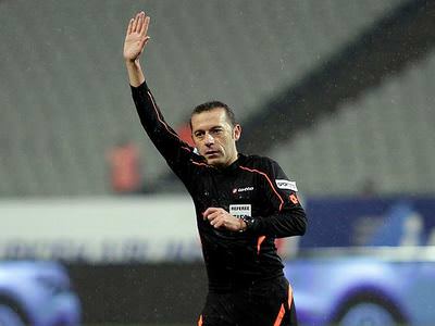 UEFA, Çakır'ı örnek gösterdi