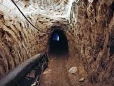 Mısır, Gazze sınırında 12 yeni tüneli yıktı