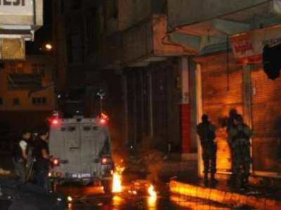 Siirt'te izinsiz gösteriye polis müdahalesi