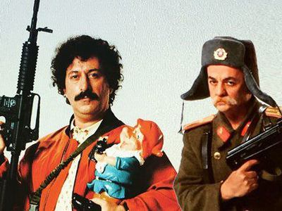 Cem Yılmaz darphane gibi!
