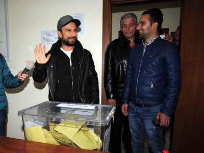 Tarkan oy pusulasını unuttu